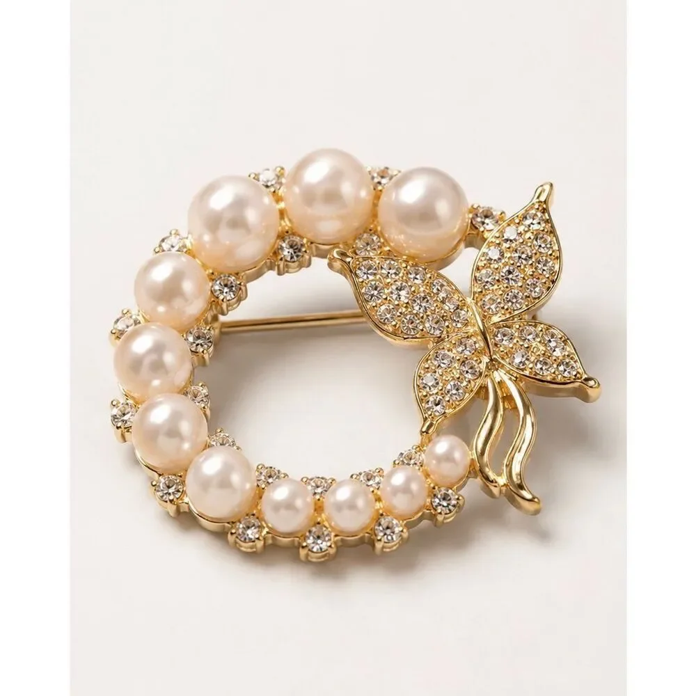 Butterfly Brooch Faux Pearl Rhinestone Gold Tone Circle Wreath Pin